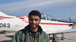 Prvi samostalni letovi omanskih pilota Prvi samostalni letovi omanskih pilota