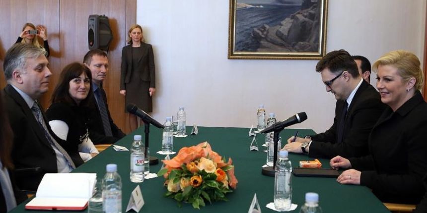 Zagreb – Predsjednica RH Kolinda Grabar-Kitarovic primila izaslanstva hrvatskih branitelja, predvodjeni braniteljima invalidima koji u Savskoj ispred Ministarstva prosvjeduju 130. dan. Djuro Glogoski, Nedjeljka Balog, Josip Klemm, Josip Buljevic. Photo: G