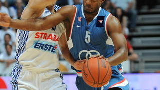 Zadar, 010610.
Dvorana Kresimir Cosic u Zadru. Druga finalna utakmica kosarkaskog prvenstva Hrvatske odigrana izmedju KK Zadar i KK Cibona.
Na slici: Gordon i Stipcevic
Foto: Andrija Lucic / CROPIX Zadar, 010610.
Dvorana Kresimir Cosic u Zadru. Druga finalna utakmica kosarkaskog prvenstva Hrvatske odigrana izmedju KK Zadar i KK Cibona.
Na slici: Gordon i Stipcevic
Foto: Andrija Lucic / CROPIX