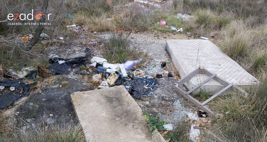 Područje izvorišta Golubinka prepuno otpada Područje izvorišta Golubinka prepuno otpada