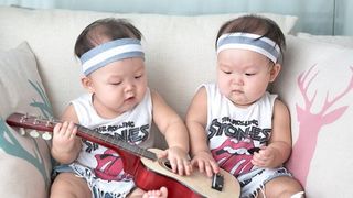 Dvogodišnje Leia i Lauren sad imaju više od 335.000 pratitelja, a njihov preslatki Instagram vodi mama Amber Dvogodišnje Leia i Lauren sad imaju više od 335.000 pratitelja, a njihov preslatki Instagram vodi mama Amber