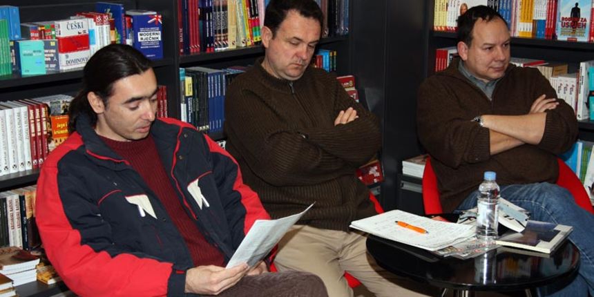 Književna večer grupe ZaPis i gosta Jurice Pavičića (foto: Filip Plazonić)