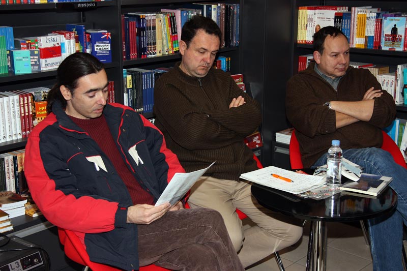 Književna večer grupe ZaPis i gosta Jurice Pavičića (foto: Filip Plazonić)