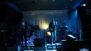 Songbusters i Elena Stella @ Famous Beach Bar & Grill Songbusters i Elena Stella @ Famous Beach Bar & Grill