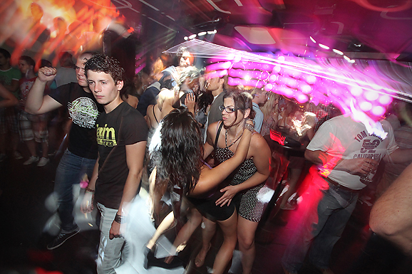 Brandon Morales u Maraschino baru (foto:Saša Čuka) Brandon Morales u Maraschino baru (foto:Saša Čuka)