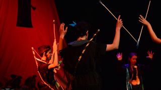 Kazališna udruga “Igrajmo se” u HNK Zadar premijerno je izvela predstavu Petar Pan