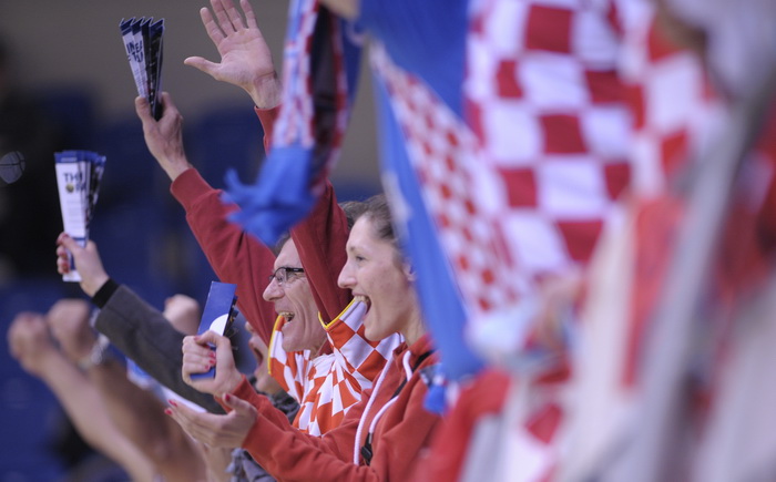 Vrsac, 160112.
Europsko prvenstvo u rukometu u Srbiji.
Prvo kolhrvatski navijaci.
Foto: Drazen Aleksic / CROPIX Vrsac, 160112.
Europsko prvenstvo u rukometu u Srbiji.
Prvo kolhrvatski navijaci.
Foto: Drazen Aleksic / CROPIX