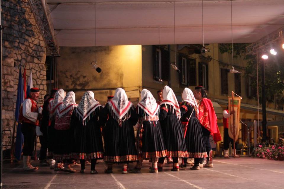 smotra folklora; etno dani