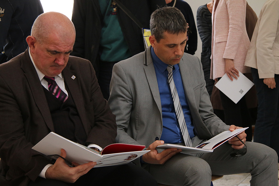 Image 432687 (auto) Image 432687 (auto)