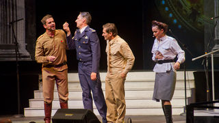 Mjuzikl “Jalta, Jalta” na Višnjiku, foto: Darko Belančić Mjuzikl “Jalta, Jalta” na Višnjiku, foto: Darko Belančić