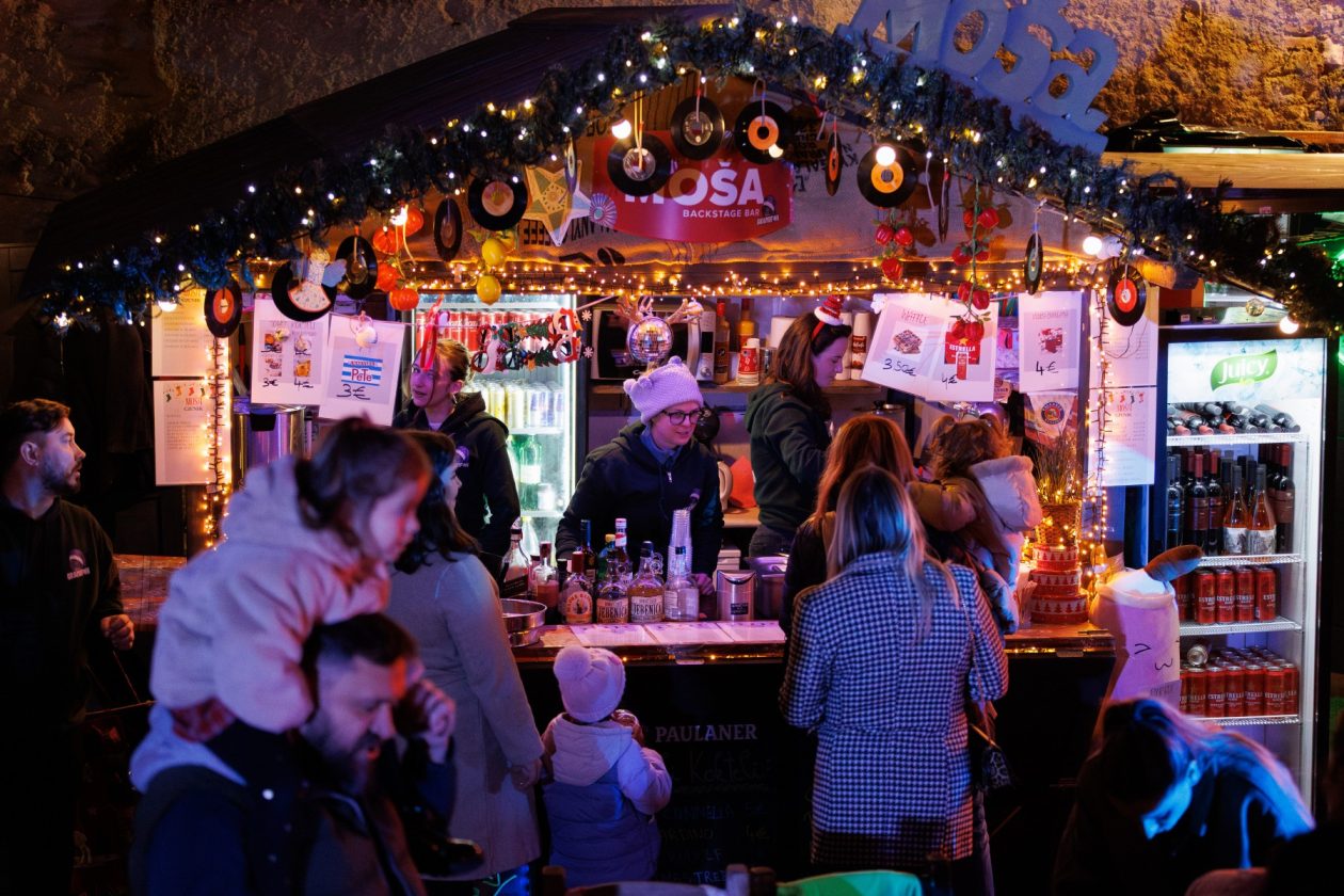 dječja predstava o svetom Nikoli, Božićni gramofon na Pijaci dječja predstava o svetom Nikoli, Božićni gramofon na Pijaci