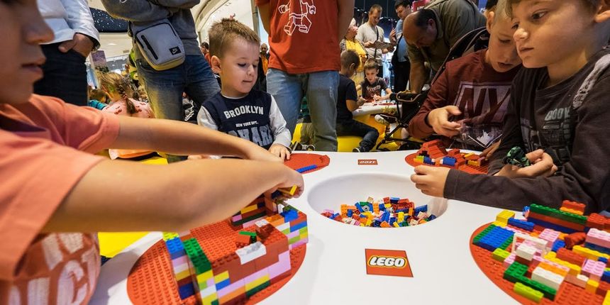 LEGO stol za dječju igru LEGO stol za dječju igru