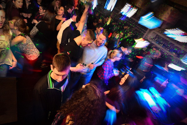 Mjesni Odbor u Maraschino Baru. Foto: Iva Perinčić Mjesni Odbor u Maraschino Baru. Foto: Iva Perinčić