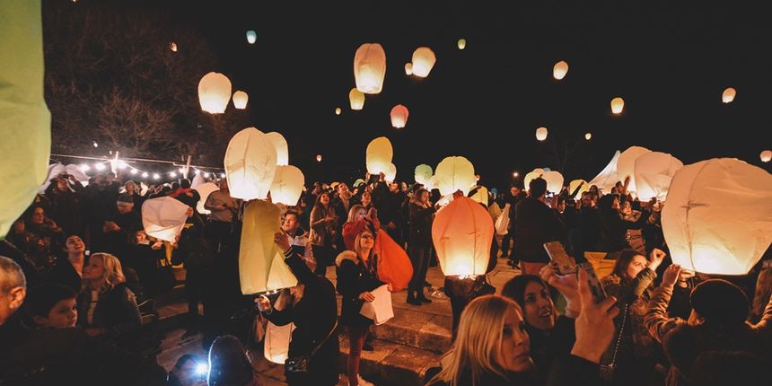 Humanitarni svjetlosni spektakl “Zaželi ljubav” na zadarskom Forumu 21. veljače 2016. Foto: Iva Perinčić