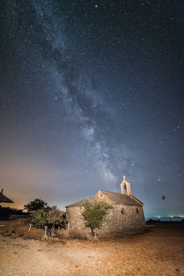 Spektakularno noćno nebo nad Vranskim jezerom Spektakularno noćno nebo nad Vranskim jezerom