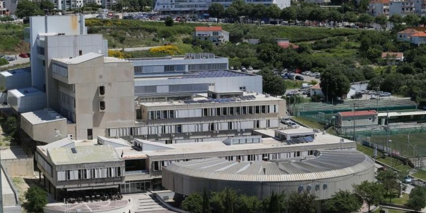 Zgrada FESB-a. Fakulteta elektrotehnike, brodogradnje i strojarstva. Zgrada FESB-a. Fakulteta elektrotehnike, brodogradnje i strojarstva.