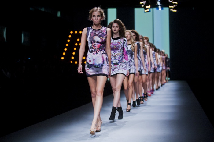 Zagreb, 201012.
U shopping centru Westgate od 18.-20.10. odrzava se modna revija Cro A Porter.
Na fotografiji: revija Juraj Zigman.
Foto: Neja Markicevic / CROPIX