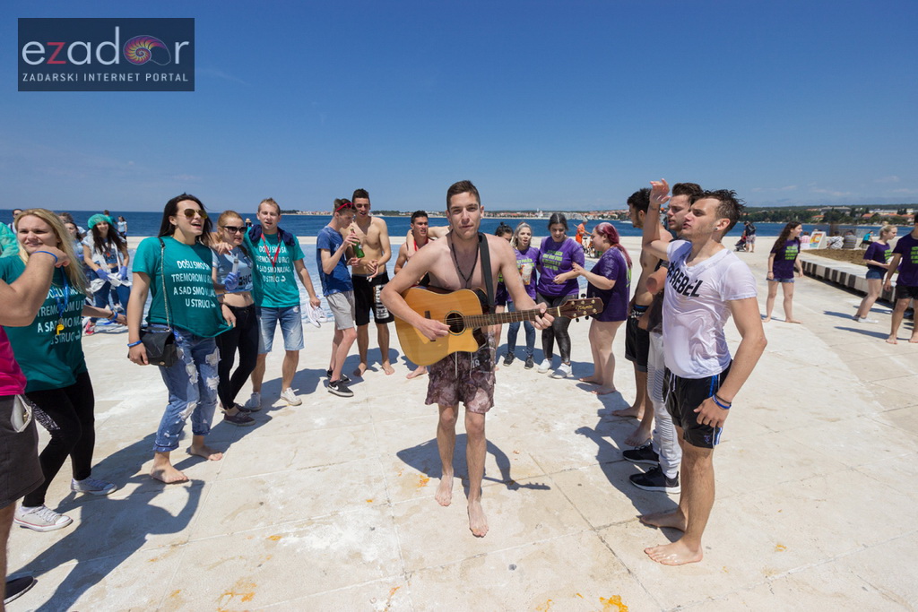 Ludijada zadarskih maturanata na Pozdravu suncu i Morskim orguljama