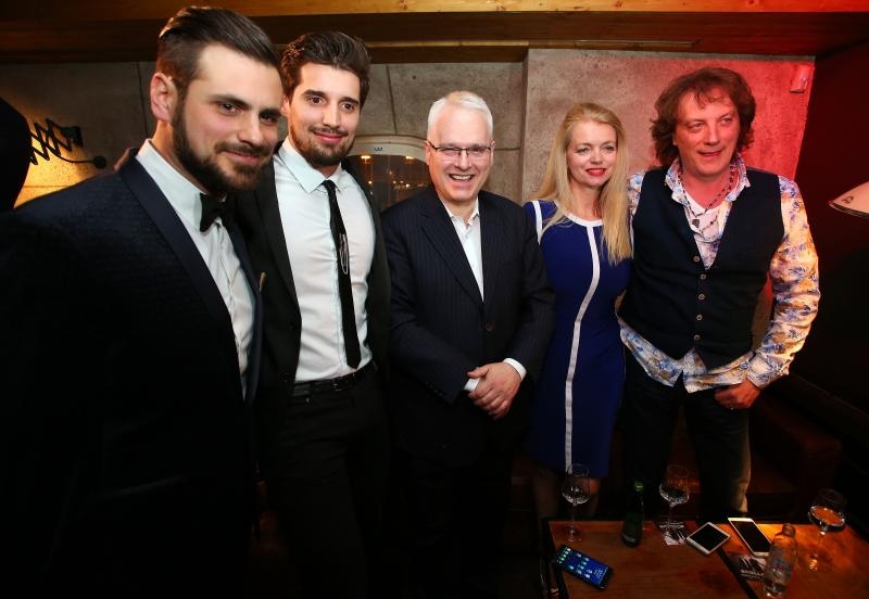 2CELLOS održali promociju novog albuma “Score” u kavani Johann Franck 2CELLOS održali promociju novog albuma “Score” u kavani Johann Franck