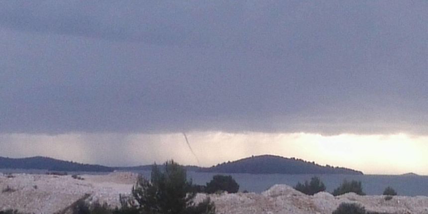 Pijavica blizu Primoštena, Foto: Luka Ž Petrović Pijavica blizu Primoštena, Foto: Luka Ž Petrović