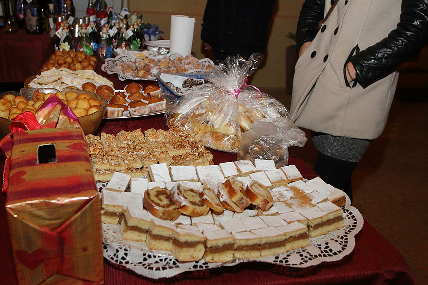 Bibinje: Božićni sajam na Trgu Franje Tuđmana Bibinje: Božićni sajam na Trgu Franje Tuđmana