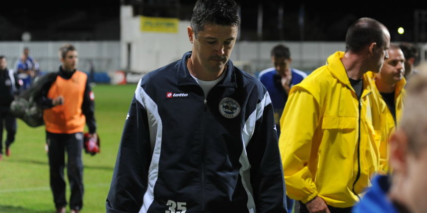 Zadar, 220912Stadion na Stanovima.Nogometna utakmica 9. kola 1. HNL izmedju NK Zadar i NK Inter.Na fotografiji: trener Zadra Dalibor Zebic nakon porazaFoto: Luka Gerlanc / CROPIX Zadar, 220912Stadion na Stanovima.Nogometna utakmica 9. kola 1. HNL izmedju NK Zadar i NK Inter.Na fotografiji: trener Zadra Dalibor Zebic nakon porazaFoto: Luka Gerlanc / CROPIX