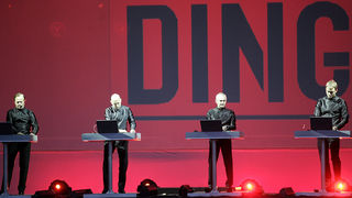 Zagreb, 240609.
Prva vecer T-mobile IN Music Festivala koji se odrzava na Jarunu na dvije pozornice. Kao zvijezde prve veceri najavljeni su Lilly Allen, Kraftwerk, Franz Ferdinand na T-mobile stageu i Rokia Traore na Nokia stageu. 
Na slici: nastup njemac