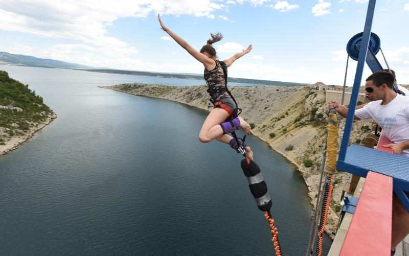 Mario Možnik otvorio bungee jumping sezonu na Masleničkom mostu, Photo: Hrvoje Jelavic/PIXSELL