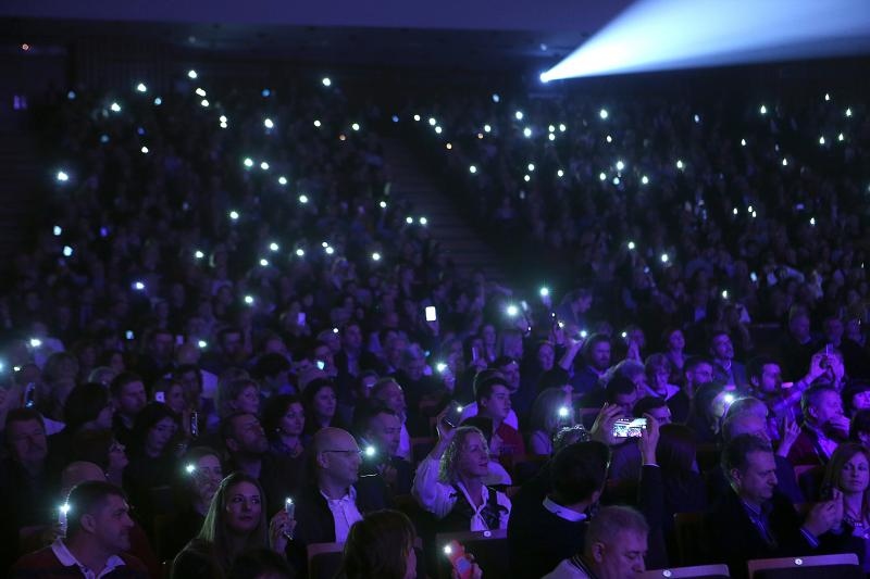 U koncertnoj dvorani Vatroslav Lisinski održan koncert “Hiljade pahulja bijelih” posvećen Kemalu Montenu. Foto. Goran Stanzl/PIXSELL U koncertnoj dvorani Vatroslav Lisinski održan koncert “Hiljade pahulja bijelih” posvećen Kemalu Montenu. Foto. Goran Stanzl/PIXSELL