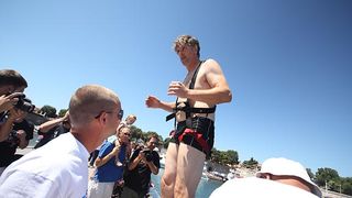 Milenijski skok KUD-a Bleke i konji (foto:Saša Čuka) Milenijski skok KUD-a Bleke i konji (foto:Saša Čuka)