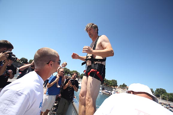 Milenijski skok KUD-a Bleke i konji (foto:Saša Čuka) Milenijski skok KUD-a Bleke i konji (foto:Saša Čuka)