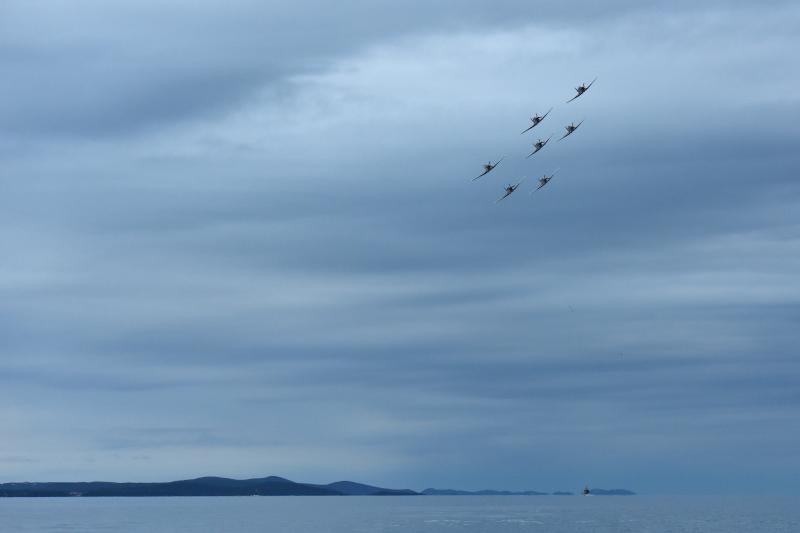 Zadar: Pozdravni prelet povodom 25. godišnjice osnutka i djelovanja eskadrile Zadar: Pozdravni prelet povodom 25. godišnjice osnutka i djelovanja eskadrile