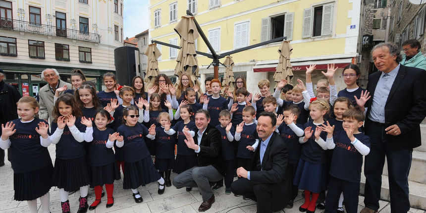 Tjedan Porina i službeno započeo podizanjem zastave na Pjaci Tjedan Porina i službeno započeo podizanjem zastave na Pjaci