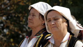 Knin, 250911.
Postavljanje kamena temeljca za gradnju Pastoralnog centra Gospe velikog Hrvatskog krsnog zavjeta na prostoru bivse vojarne Senjak u Kninu
Na slici: molitva
Foto: Niksa Stipanicev / CROPIX Knin, 250911.
Postavljanje kamena temeljca za gradnju Pastoralnog centra Gospe velikog Hrvatskog krsnog zavjeta na prostoru bivse vojarne Senjak u Kninu
Na slici: molitva
Foto: Niksa Stipanicev / CROPIX