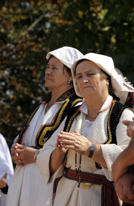 Knin, 250911.
Postavljanje kamena temeljca za gradnju Pastoralnog centra Gospe velikog Hrvatskog krsnog zavjeta na prostoru bivse vojarne Senjak u Kninu
Na slici: molitva
Foto: Niksa Stipanicev / CROPIX Knin, 250911.
Postavljanje kamena temeljca za gradnju Pastoralnog centra Gospe velikog Hrvatskog krsnog zavjeta na prostoru bivse vojarne Senjak u Kninu
Na slici: molitva
Foto: Niksa Stipanicev / CROPIX