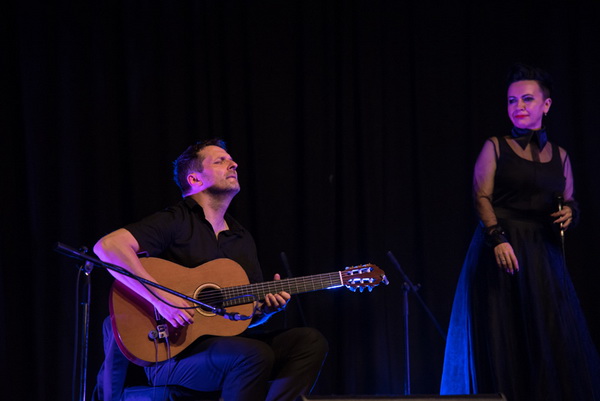 Veličanstvena Amira Medunjanin oduševila Zadrane u klubu Arsenal. Foto: Vinko Pešić Veličanstvena Amira Medunjanin oduševila Zadrane u klubu Arsenal. Foto: Vinko Pešić