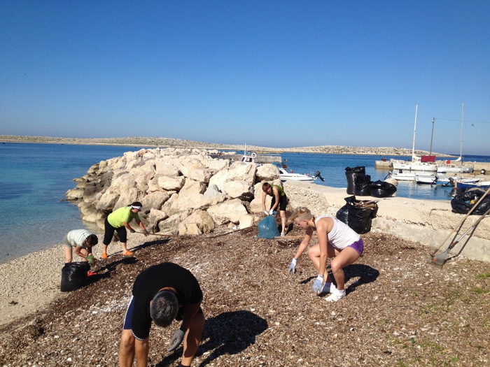 Premuda: Akcija čišćenja plaže “Zad crikve”, Foto: Ivana, Eva, Mia i Lea