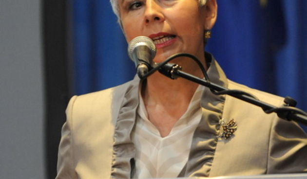 Zadar, 170910.
Premijerka Jadranka Kosor posjetila je  danas u Zadru u Arsenalu  hrvatsko – britanski poslovni susret kojem je prisustvovalo 20-ak biznismena  iz  Velike Britanije, a razgovarat ce se o mogucim ulaganjima u  Hrvatskoj. 
Na fotografiji : Na