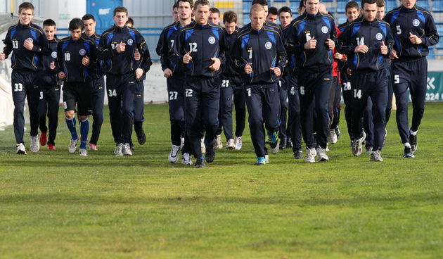 Zadar, 090112.Nogometni stadion Stanovi, prvo okupljanje nogometasa Zadra prije pocetka zimskih priprema i drugog djela HNL-a.Na fotografiji: Nogometasi Zadra odradili su svoj prvi trening u sklopu zimskih priprema.Foto: Andrija Lucic / CROPIX