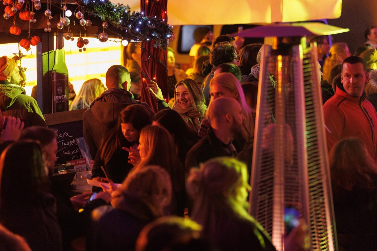 Jonathan @ Božićni gramofon Jonathan @ Božićni gramofon