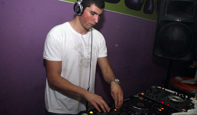 Klub Satir: DJ Tony , Marco & Tteo