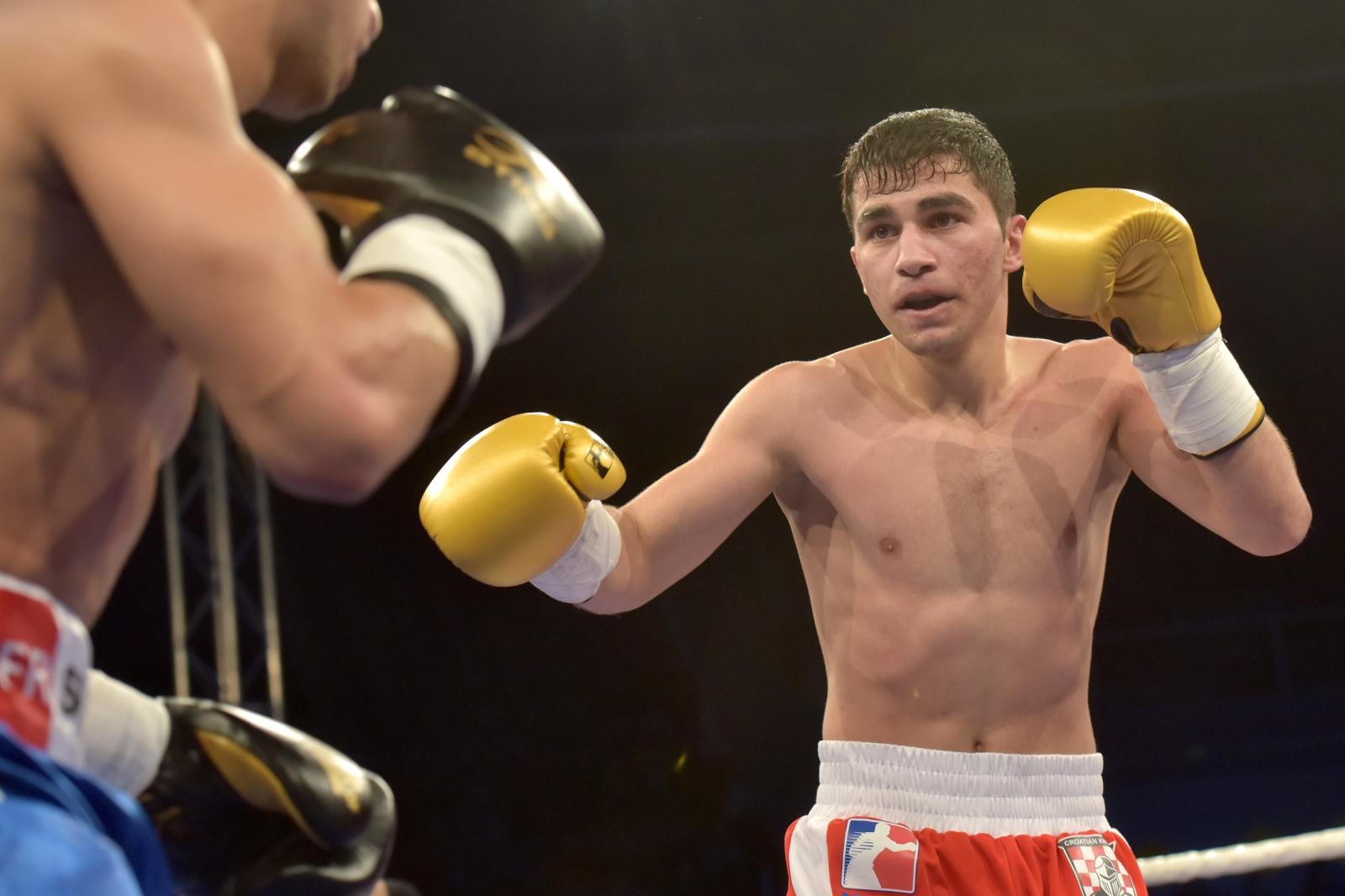 Svjetska boksačka liga, grupa B C1, kategorija 46-49 kg, Nodari Darbaidze (Croatian Knights) – Samuel Carmona (France Fighting Roosters).