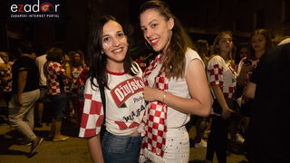 Čudesna noć: Velika fešta ulicama Zadra nakon plasmana Vatrenih u finale SP Čudesna noć: Velika fešta ulicama Zadra nakon plasmana Vatrenih u finale SP