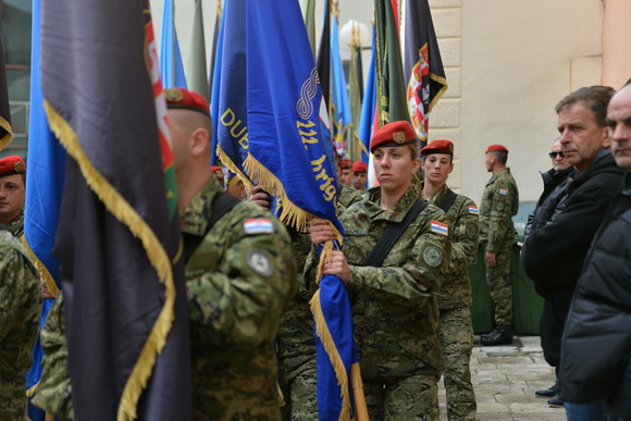 Svečani mimohod postrojbi u povodu proslave 23. obljetnice VRO Maslenica. Foto: Iva Perinčić