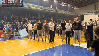 Humanitarno gledanje utakmice Zadar-Cibona (85-84) u Jazinama Humanitarno gledanje utakmice Zadar-Cibona (85-84) u Jazinama