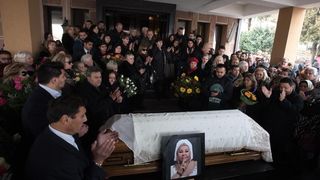 Skopje: Na posljednji počinak ispraćena Esma Redžepova Skopje: Na posljednji počinak ispraćena Esma Redžepova