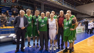 Fešta u povodu 80. rođendana Pina Giergie: Vetarani KK Zadar – Veterani KK Olimpija Fešta u povodu 80. rođendana Pina Giergie: Vetarani KK Zadar – Veterani KK Olimpija
