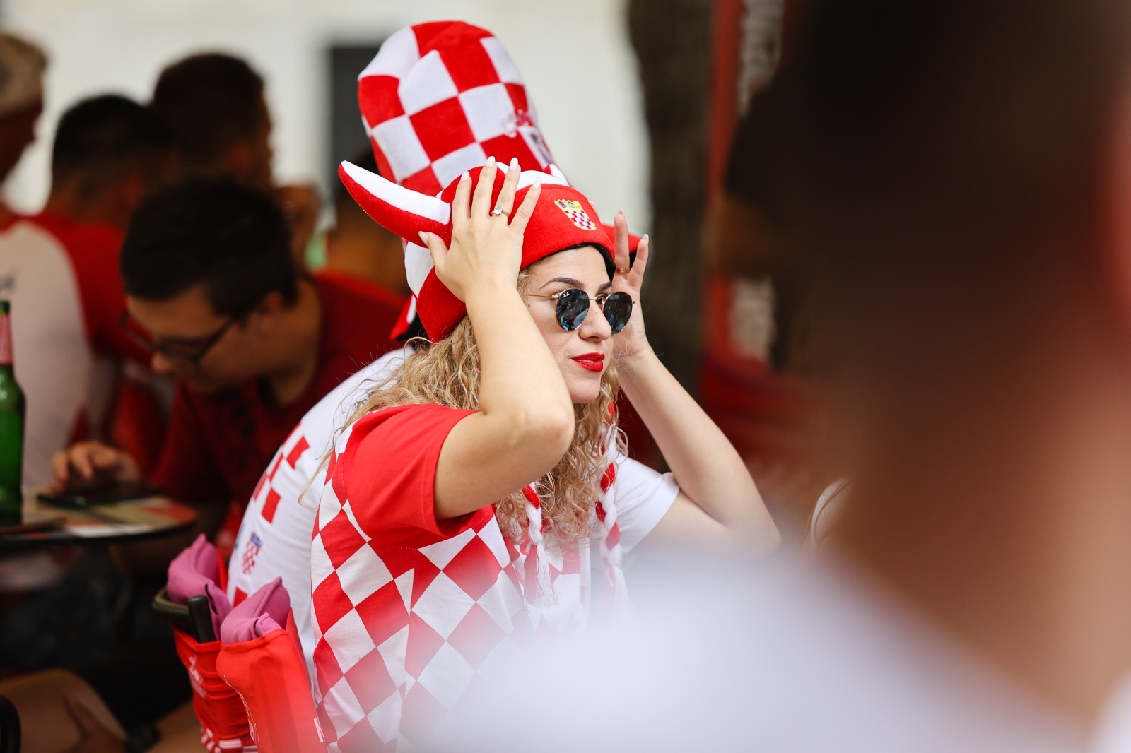 Navijači prate utakmicu Hrvatska – Engleska