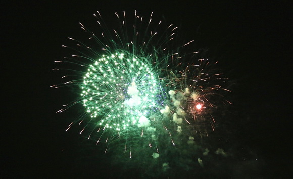 Virani 2016. godinu dočekali uz Lidiju Bačić, Leteći odred i spektakularan vatromet Virani 2016. godinu dočekali uz Lidiju Bačić, Leteći odred i spektakularan vatromet