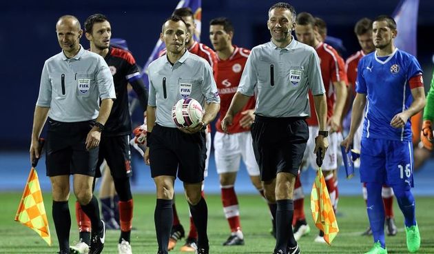 15.08.2015., stadion Maksimir, Zagreb – MAXtv 1. HNL, 06. kolo, GNK Dinamo – RNK Split. Arijan Ademi, sudac Ivan Bebek. Photo: Goran Stanzl/PIXSELL